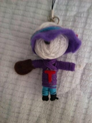 ブードゥー人形 部屋の整理をしていたら 昔買ったブードゥー人形を見つけたんです Yahoo 知恵袋