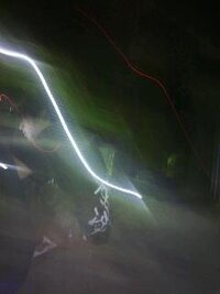 時々写真に写る白い光りってなんですか 反射するようなものはない Yahoo 知恵袋