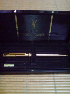 YvesSaintLaurent（イブサン・ローラン）のボールペンのインクが無