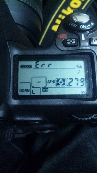 至急アドバイスお願いします。ニコンD80のシャッタースピード表示部
