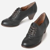 レディーススーツでパンプスを履くのが嫌なのでこのような革靴を購入したいの Yahoo 知恵袋