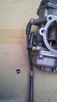 ハーレーcvキャブ 現在cvキャブ内のガソリンを抜きたくてエアクリ等外し Yahoo 知恵袋