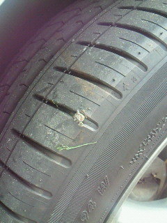 自動車タイヤのパンク修理について2ヶ月前くらいにタイヤを交換した 