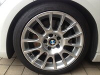 Bmw車のホイール洗浄方法 ダストですぐに汚れてしまうホイールの Yahoo 知恵袋