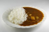 カレーライスを食べる時 ルーは右ですか 左ですか 奥ですか 手前です Yahoo 知恵袋