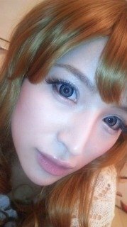 この画像の人が男に見えてしまいます オカマっぽい顔の特徴は何だと思います Yahoo 知恵袋