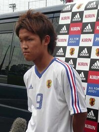 ｕ ２３の日本代表宇佐美貴史って顔が怖くないですか 普段はどういう性格なんで Yahoo 知恵袋