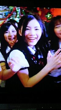 この写真の子がw松井の珠理奈って子の方ですか 涙サプライズという曲の Yahoo 知恵袋