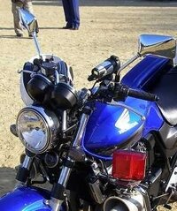 青バイについて 大阪府警の青バイですが マフラーやプラグなど ほ Yahoo 知恵袋