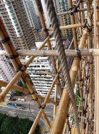 中国本土や台湾 香港へ行くと かなりな高さの建物でも 竹を使った足場 Yahoo 知恵袋