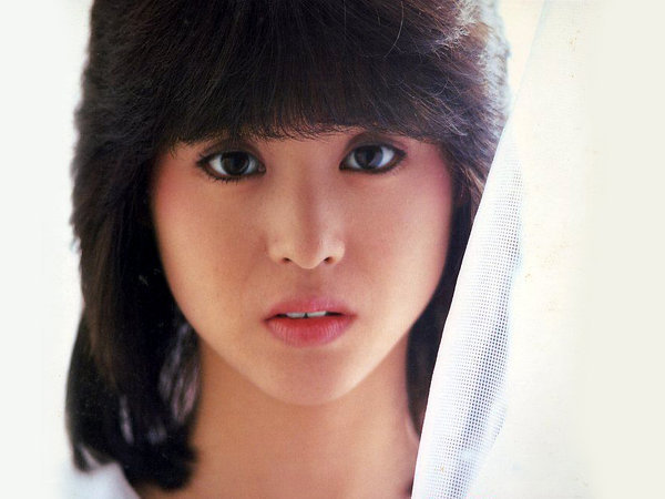 聖子メイクのしかた 松田聖子のサラサラヘアーと白い肌メイクに憧れて&hellip; Yahoo!知恵袋