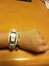 数珠腕時計左手に数珠と腕時計をしたいのですが 先に腕時計をつけて数珠 Yahoo 知恵袋
