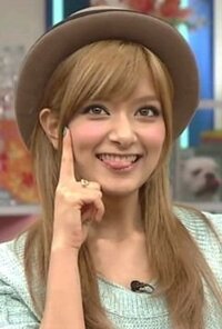 ローラさんはなぜ 舌をだすのですか ほんまでっかｔｖ に出て Yahoo 知恵袋