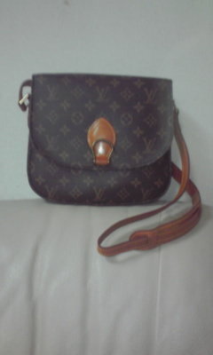 20年以上前に購入したバッグです - 型が古いので今使うにはおかしい  