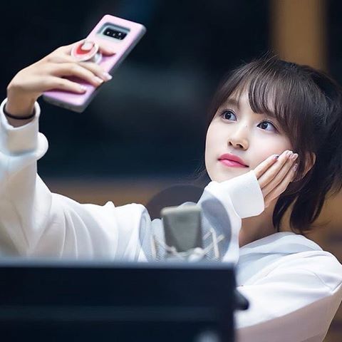 Twiceのミナちゃんの高画質な待受にしやすい画像をたくさん Yahoo 知恵袋