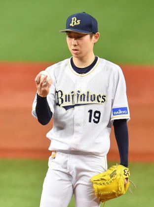 オリックスの山岡泰輔のユニフォームがだらしない 試合中 Yahoo 知恵袋