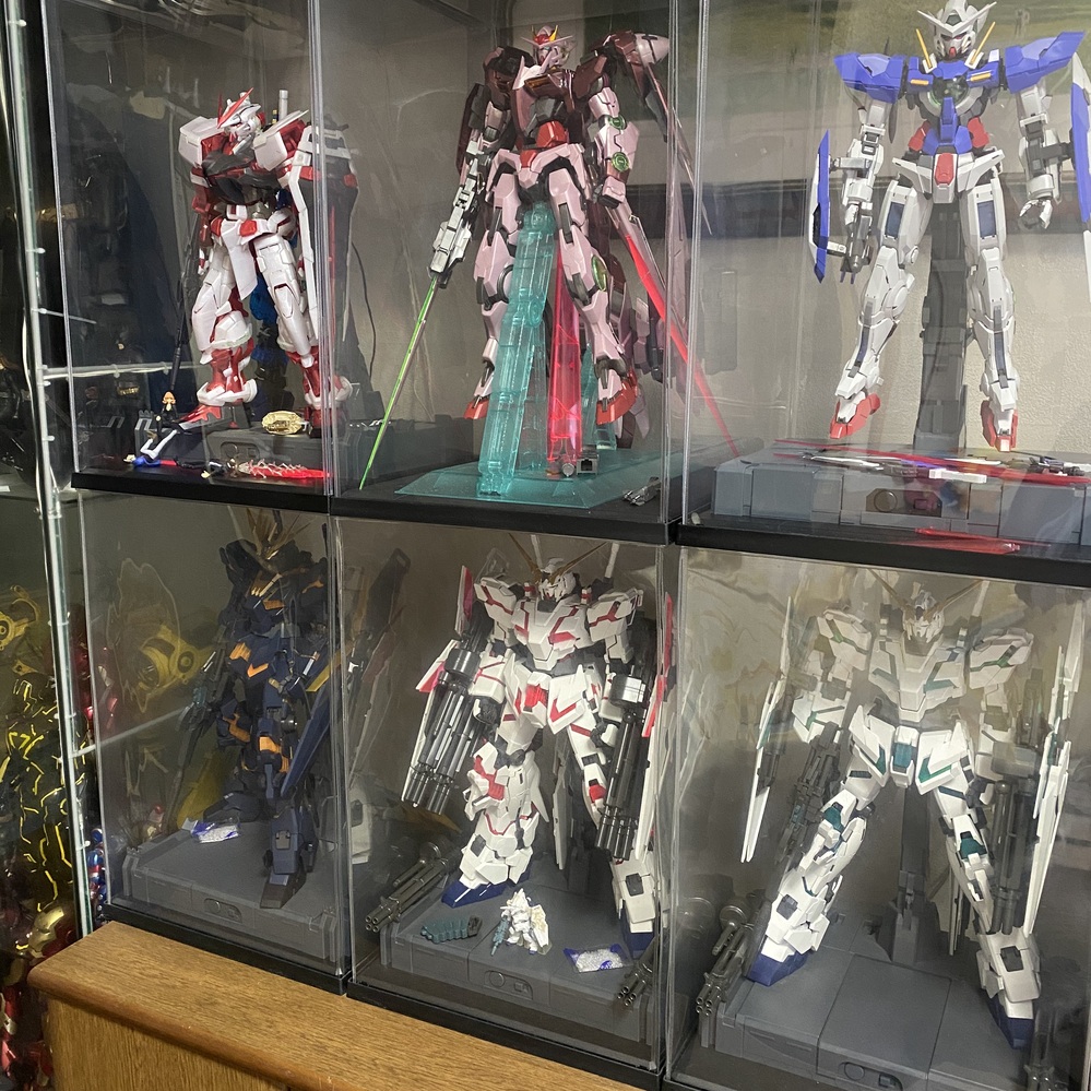 ガンプラのMGEXユニコーンを買った人に聞きたいんですが完成