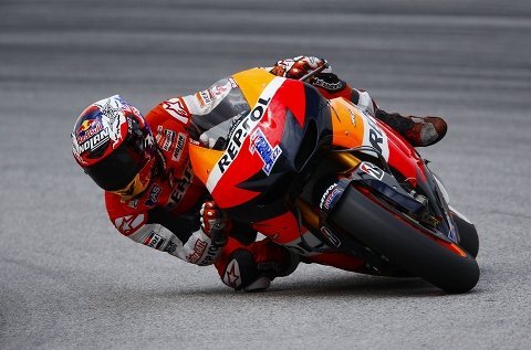 バイクのuターンについて 低速uターンしたいときは姿勢はリーンイン Yahoo 知恵袋