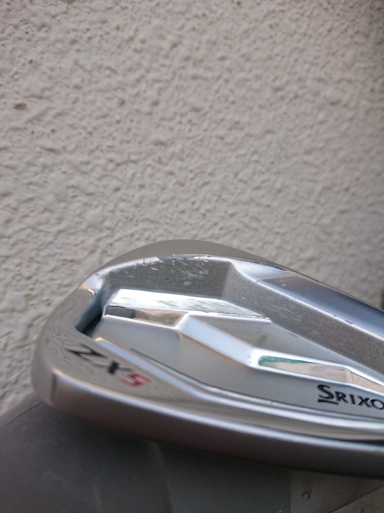 スリクソンZX5アイアンのバックフェースのメッキ剥がれについ