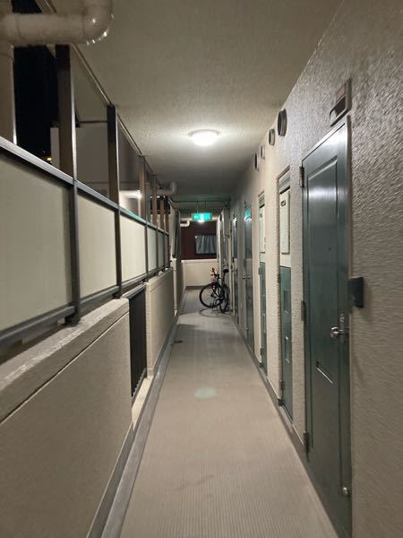 マンション うちの前 となりの自転車