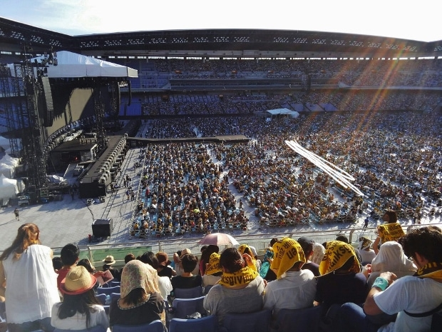 Mr Children日産スタジアムのライブ座席について質問です アリ Yahoo 知恵袋