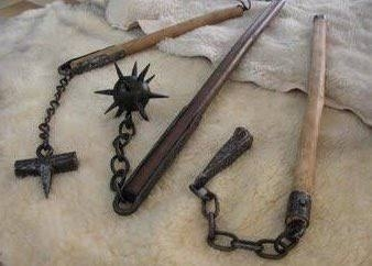 鎖の先にトゲの生えた鉄球を付けた「モーニングスター」って武器が