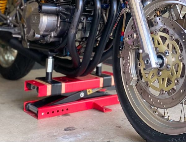 バイクリアサスペンション交換についてゼファーχのリアサスを交