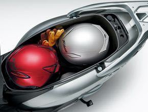 静かでメットインが広い原付を教えてください Lead12 Yahoo 知恵袋