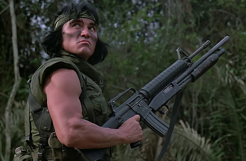 ショットガンの弾とライフルの弾を入れられる銃があった気がするのですが名前 Yahoo 知恵袋