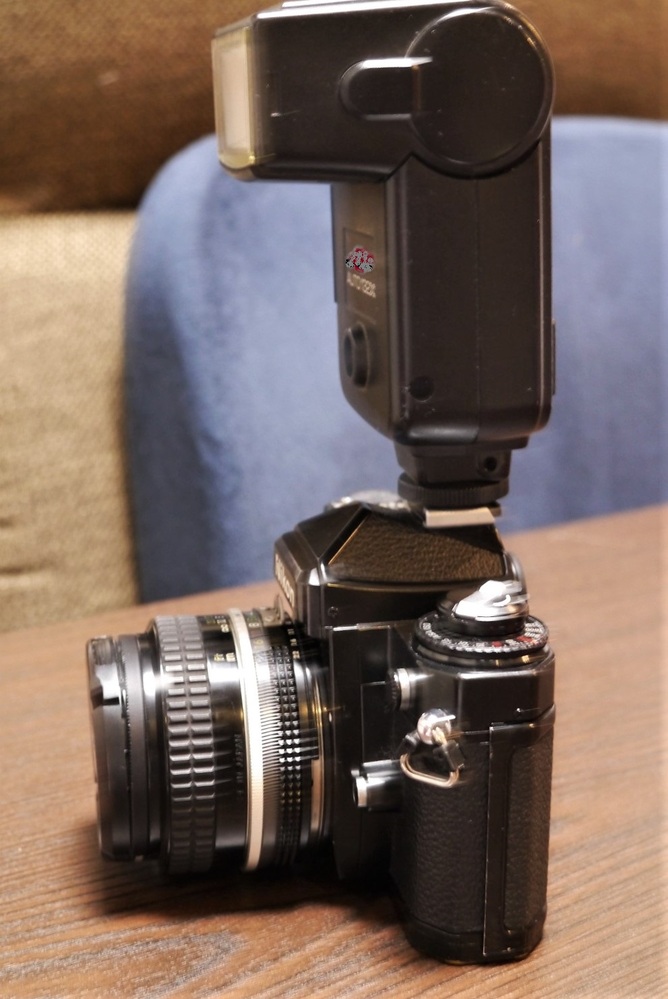 フィルムカメラ初心者です - フィルムカメラにフラッシュついて
