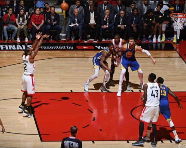 Nbaのバスケ選手はなぜスリーポイントからあんなに軽々ゴールに Yahoo 知恵袋