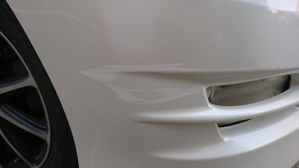 車を擦りました直せますか ペンキですかね コンパウンドだったら Yahoo 知恵袋