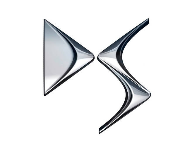 自動車のエンブレムで左に三角があって 横にsの文字があるメーカーってどこ Yahoo 知恵袋