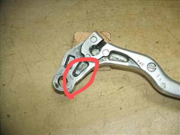 現在、インパルス400(gk7ca)に乗っているものですがクラ - Yahoo!知恵袋