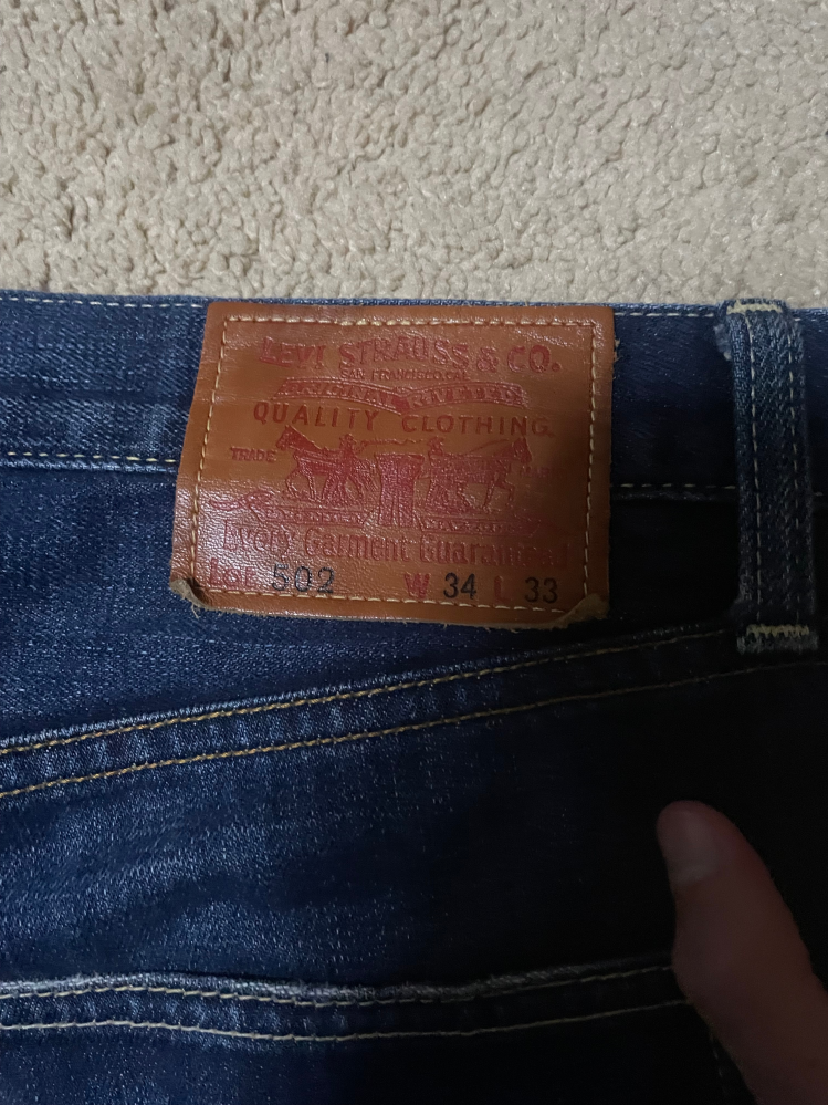 リーバイスについて質問です。リーバイスの502でスモールe、多 