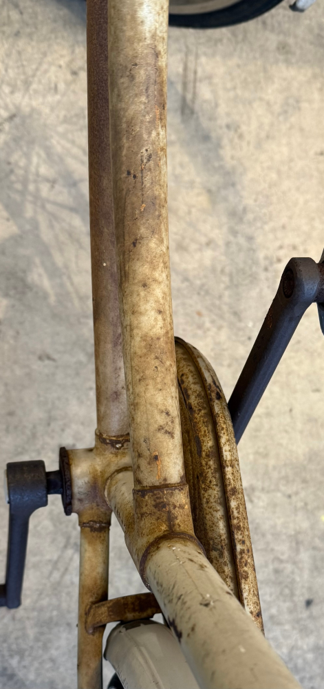 自転車のひどいサビについて質問です。 - 亡くなった父が乗って 