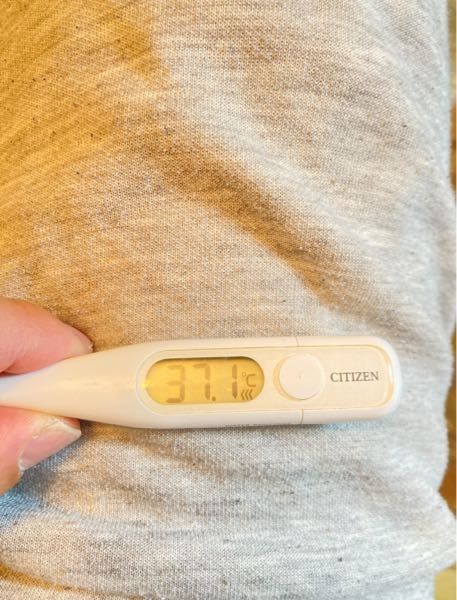 至急37.5度位の体温計の写真持ってるかたいませんか…？拾い画じゃない