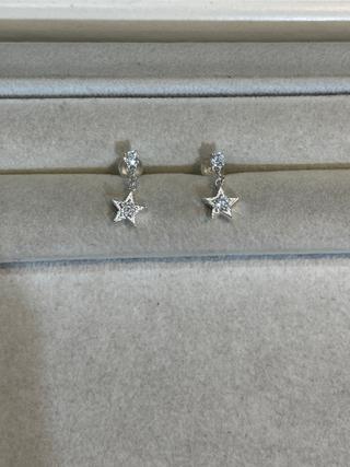 IMP.の佐藤新くんが両耳に着けている星のピアスは、どこで買え