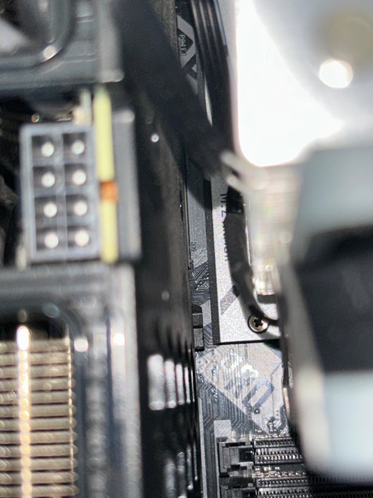 デスクトップPCについてですグラボを外したいのですが指が痛くなる