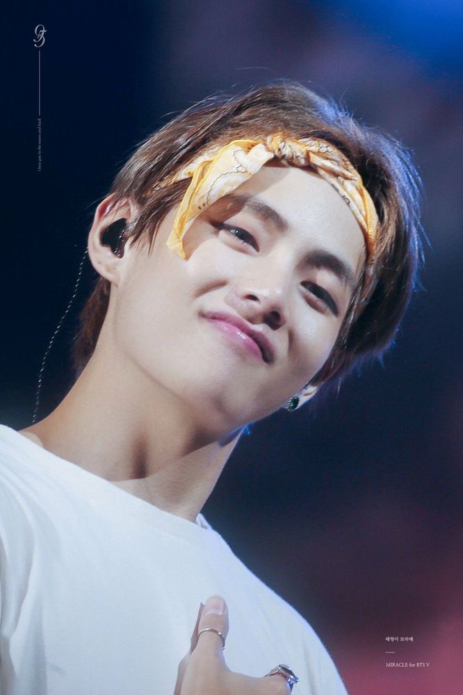 防弾少年団bts防弾少年団のテテ Vってイケメンすぎませんか しぐさとか Yahoo 知恵袋