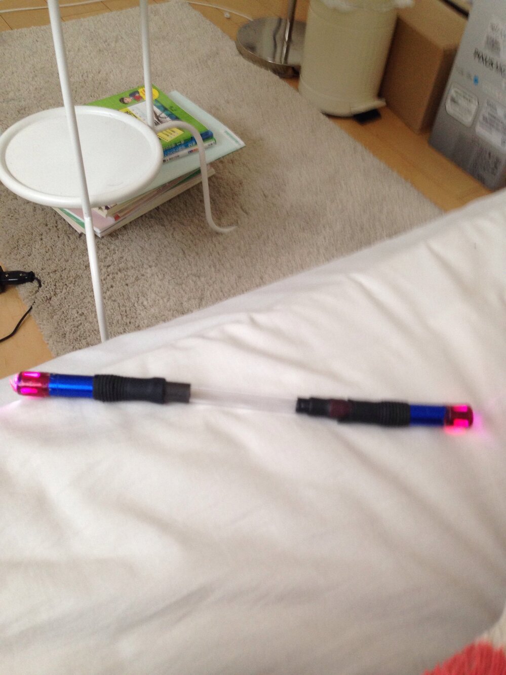 ペン回し用のペンで 百均のキャンドゥで揃えられる素材でできる Yahoo 知恵袋