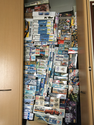 部屋を掃除するにあたって - 積みプラ（ガンプラ）が100超える
