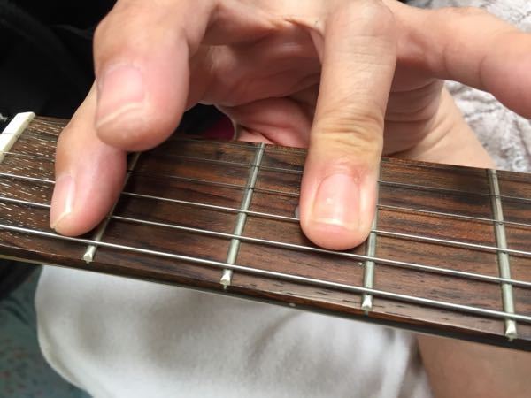 ギターコードのbとか A とかそういう関連のコードの抑え方のコツって何です Yahoo 知恵袋