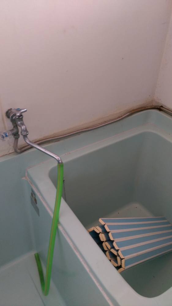 バランス釜から屋外壁掛け式ガス給湯器に変更しますが、 - 浴槽をI 