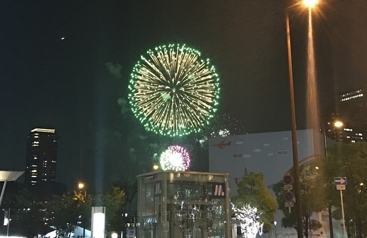 淀川の花火大会について今年大阪市の中心部に引っ越しまして初めて淀川の花火を見 Yahoo 知恵袋