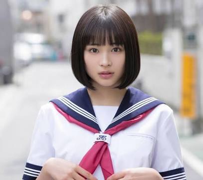 広瀬すず髪型 昔の広瀬すずさんの髪型は今に比べて頭が大きく見え Yahoo 知恵袋