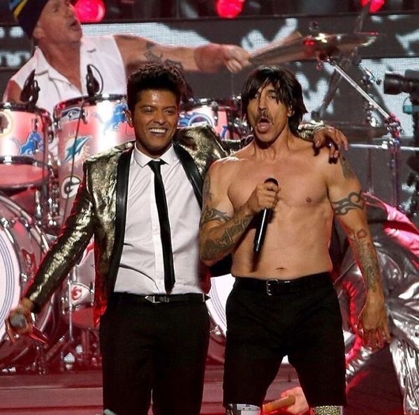 どういう筋トレをすれば写真の様な体になれますか メニューのなど詳しくお Yahoo 知恵袋