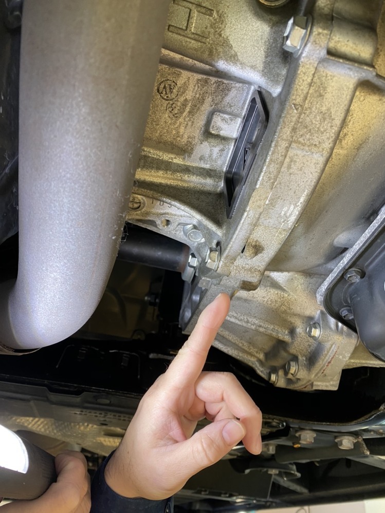 30アルファードミッションオイル漏れの件自宅駐車場にオイル漏れがあ Yahoo 知恵袋