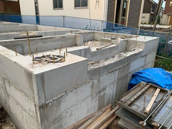 新築の基礎工事について質問です ベタ基礎でコンクリートの2度打ち が済 Yahoo 知恵袋