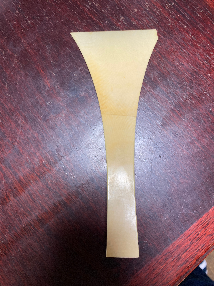 象牙のバチ？についてです。着物買取の方から象牙とべっ甲は売買が出来 